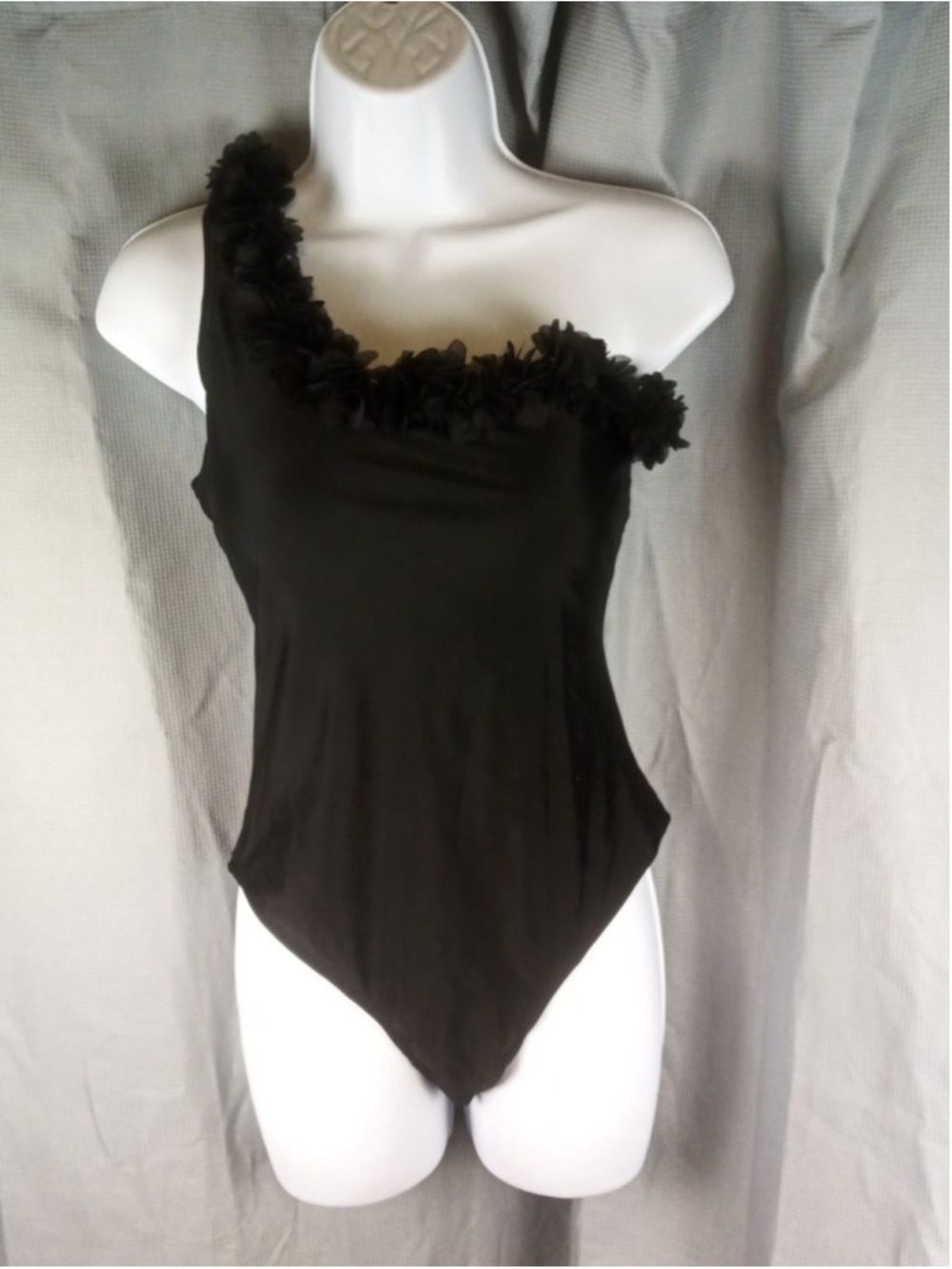 Women's Black One-Shoulder One Piece Swimsuit M
